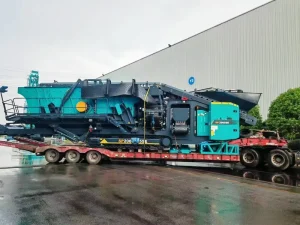 150 mm Feeding Size 3m3 Hopper Capacity 180 450t h SP2065SE Low energy Crawler Screening Machine