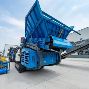 1860 Tracked Mobile Screening Plant Heavy Duty 3 Deck Vibrating Screen Machine for Quarry Mining Aggregate Production