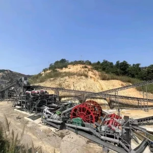 250-350t/h Open Pit Breaking Line Heavy Duty Screen Equipment for Bauxite Limestone for Mountain Mine Site