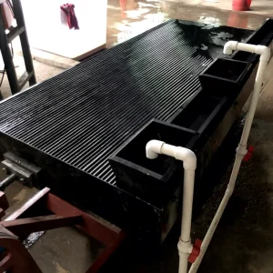 5TPH Small Scale Mining Equipment Shaking Table Engine Motor for Gold Recovery Adjustable Stroke Rifle Pattern