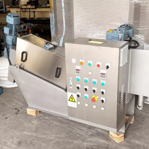 Automated Stacked Screw Sludge Dewatering Filtration Machine 1000L H Water Treatment Plant PLC Controlled Remote Bearing Core