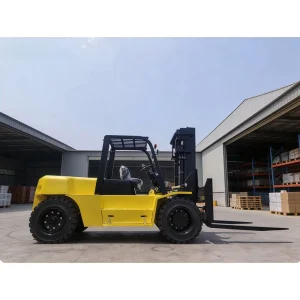 CPCD100 10 Ton Diesel Forklift 62000N Drawbar Pull 20% Gradeability Construction Forklift