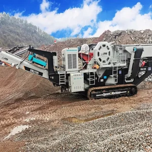 Crawler Mobile Jaw Crusher with Gear for Mining Rock Crushing Long Service Life
