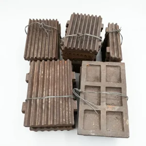 Custom Large Fixed and Movable Jaw Plate Wear Spare Parts for Iron Ore and Stone Jaw Crushing Equipment