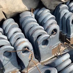 Customized Wear Resistant Chromium Alloy Steel Casting Ore Mining Hammer Crusher Spare Parts Blow Bar and Coal Crusher Parts