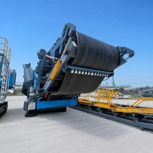 Diesel Hydraulic Driven 1860 Crawler Mobile Screening Plant with 3 Deck Screen for Mining Construction Waste