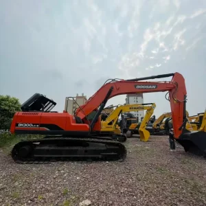 Doosan DH300LC 9 Heavy Duty Reliable Performance Used Excavator for Mine Operation Land Reclamation Jobs