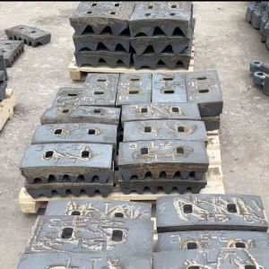 Durable Cast High Manganese Steel Customized Impact Crusher Ore Mining Wear Parts Plate