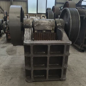 European Type Jaw Crusher 2-4t/h Capacity Motor/Engine/Bearing Core Components Stone Mining 20-40mm Discharge Size