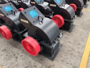 Factory Direct Sales Rock Crushing Hammer Crusher Mini Small Gold Ore Stone Grinding Hammer Mill Crusher Machine