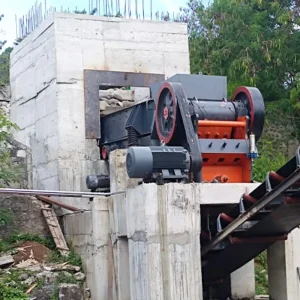 Factory Supply Mini Mobile Stone Limestone Jaw Crusher Machine diesel Jaw Crusher for Sale in South Africa