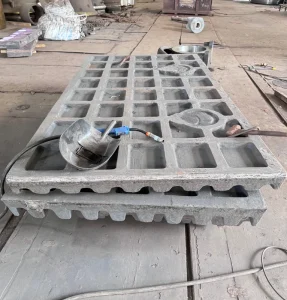 Full Range Sizes Jaw Wear Plate Mn13 Mn18 Replacement Jaw Die Fit PE250*400 PE400*600 PE600*900 Jaw Crusher Parts