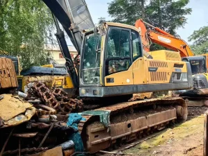Good Condition Used Volvo EC480D 48 Ton Crawler Excavator with Spare Parts for Africa South America
