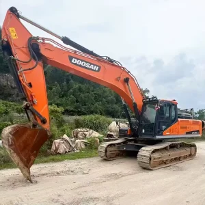 Good-condition Doosan DX380 Used Excavator Well-maintained Clean Powerful Construction Equipment