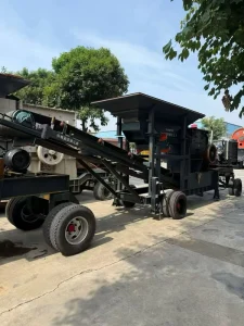 Heavy Duty Mobile Gearbox Box Crusher 8001000 for Construction Waste Recycling Granite & Stone Crushing