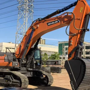 High Efficiency Hydraulic Crawler Excavator DX530LCA 7B with 3.0m³ Bucket Capacity