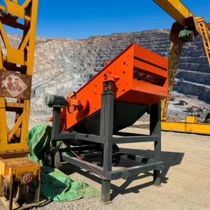 High Efficiency Ore Screening Vibrating Screen Ore Equipment