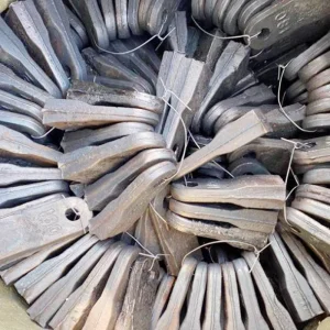High Manganese Mn13Cr2 Slip Type Hammer Head for Jaw Crusher Wear Resistant Forging Spare Parts Rock Ore Mining