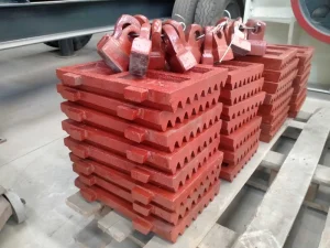 High Manganese Steel Casting Forging Jaw Plates Coarse Fine Tooth Wear Parts for Mobile Jaw Crusher Ore Mining Rock Aggregate