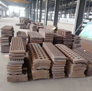 High Manganese Steel Casting Wear Resistant Parts Thickened Hole Sieve Plate Ore Mining Sand Making Crusher Machine