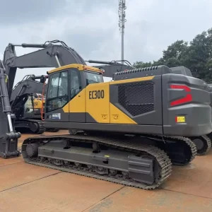 In Stock EC300 30Ton 1.4m³ Crawler Hydraulic Excavator Heavy Construction Equipment for Mining Earthmoving Projects