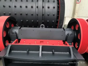 Industrial Jaw Crushers Are Used for Crushing Equipment in Rock Ore Mining