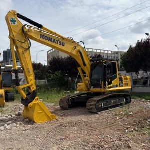 Japanese Original Komatsu 210 PC210-6 Second-hand Used Excavator 21Tons PC210-8 210-6 Large Used Excavator
