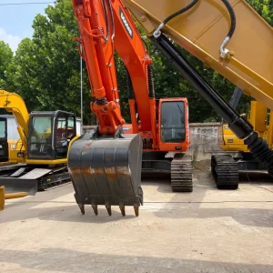 Korea Second Hand Doosan DX300LC 9C Used Excavator Machine for Large Working Range Adaptable to Fuel Infrastructure Projects
