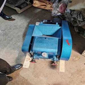 Lab Double Roller Crusher Mini Xpc Crushing and Fine Crushing of Various Ore Materials Sealed Double Roll Crusher