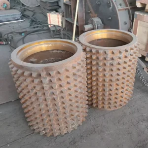 Manufacturer of Wear Resistant Mining Machinery Parts Toothed Roller Crusher with Casting Processing