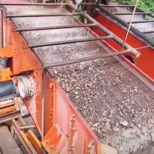 Mini Mobile Round Vibrating Screen Ore and Stone Screening Machine for Efficient Aggregates Separation