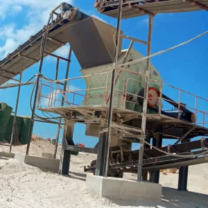 PE 600*900 Jaw Crusher Mobile Four Unit Combination Station Quarry Feeding Crusher HP200 Cone Stone Crushing Plant