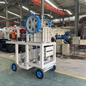 PE220X350 Diesel Engine Mobile Crushing Screening Plant Aggregate Tracked Jaw Crusher High Productivity