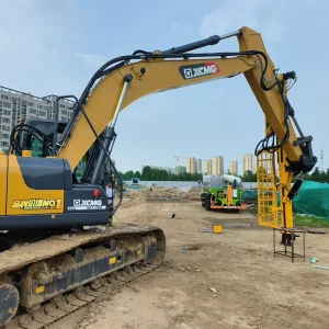 Portable Excavator Refitted DTH Drill Rig Hydraulic Rock Drilling Equipment For Mountain Engineering