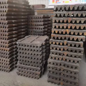 Premium Quality Mining Machinery Spare Parts Wear Resistant Chromium Casting Rock Hammer Plate for Crusher Ore Mining Use