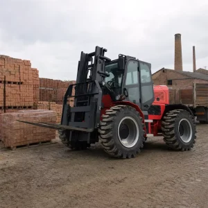 Rough Terrain Forklift Heavy Material Handling Dustproof Weatherproof Road Construction Pneumatic Tire Diesel 4WD