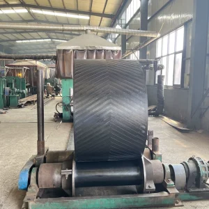 Rubber Corrugated Sidewall Conveyor Belt with Cleats and Sidewalls for Coal Silo and Restaurant Applications