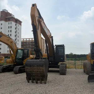 Second hand Crawler type 33.5Ton SANY SY335H Used Excavators with Bucket 640 L min Max Flow Rate 212kW Power