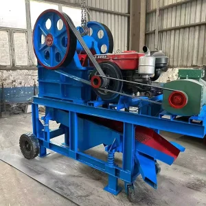 Small Mobile Jaw Crusher Diesel Engine Powered Bottom Jaw Crusher with Vibration Screening