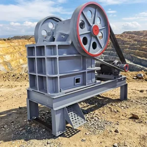 Small Mobile Jaw Crusher Engine Powered Bottom in Vibration Screening African Mini Mobile Concrete Crusher