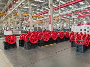 Small Size Mobile Mining PE Series Rock Stone Granite Limestone Gravel Jaw Crusher