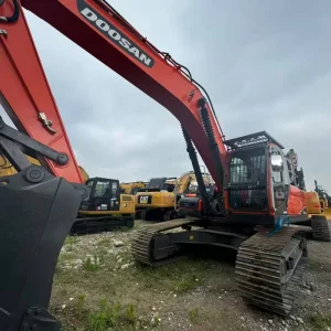 Strong Digging Power Fuel Efficient High Stability Doosandx340lc 9c Used Doosan Excavator for Mining Quarrying