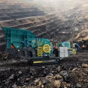 Track Mounted Mobile Jaw Crusher Station with 200t h Capacity and AC Motor for Ore and Mineral Processing