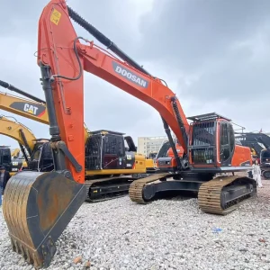Used Genuine 300LC 9C Hydraulic Crawler Excavator Low Operating Hours and in Excellent Condition