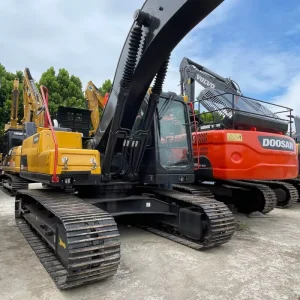 Used Volvo EC210D Digger with Smooth Hydraulic Control System for Mining and Rural Road Building