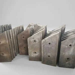 Wear-Resistant High Manganese Steel Crusher Equipment ZGMn18 Jaw Plates with Impact-Resistant Tooth Plates Mining Machine Parts