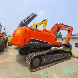 Well-Maintained DOOSAN DX300LC-9C Stable Performance for Mine Municipal Engineering Bulk Supply
